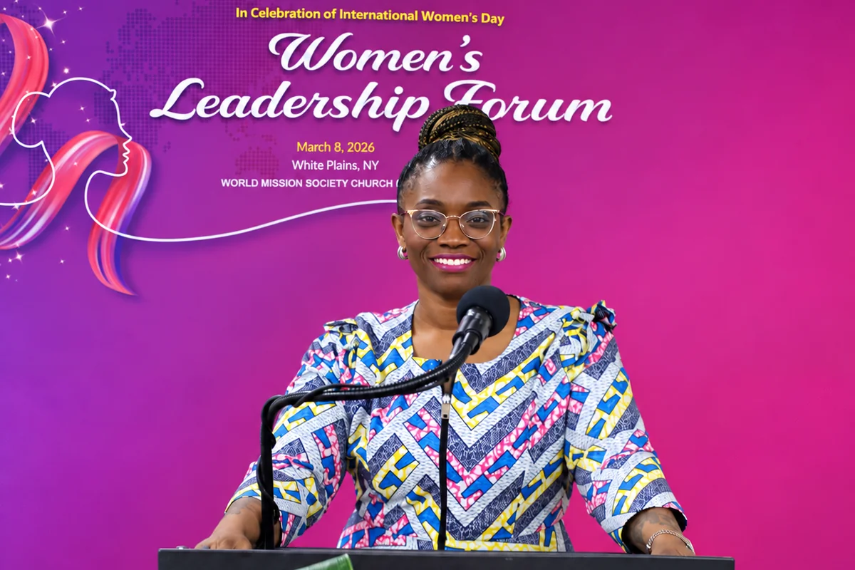 Dorothy speaking on stage at the Women's Leadership Forum